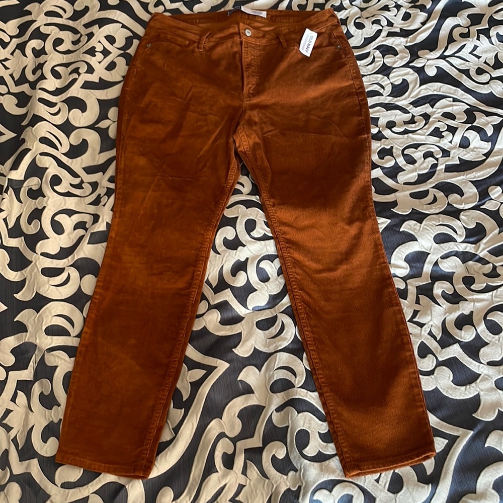NWT Old Navy Rockstar Super Skinny High Rise Rust corduroy pants size 14.